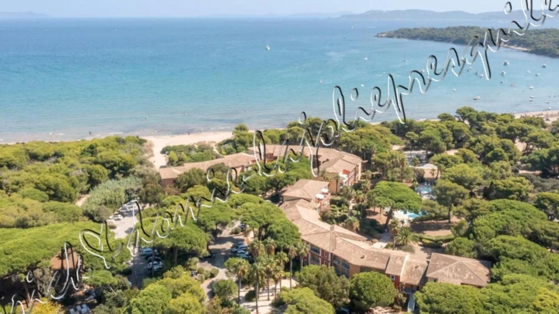 Appartement Magnifique Parc de la Presqu'île avec Piscine et Plage face à Porquerolles ! Hyères France